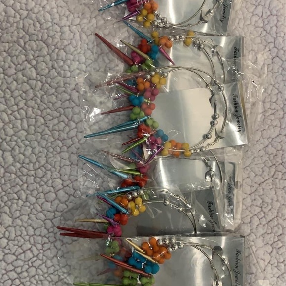 If anyone is interested... $10 earrings for sale! - Picture 5 of 5